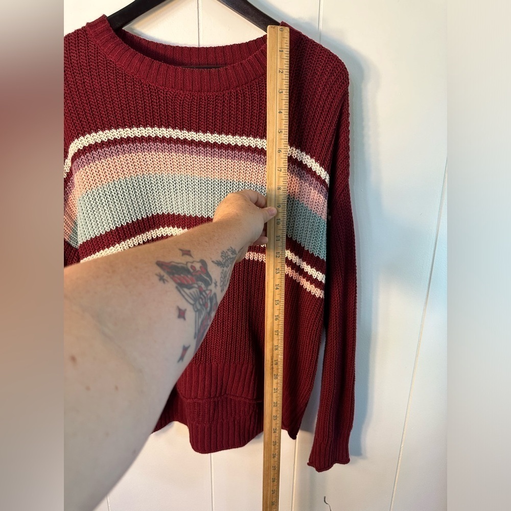 American Eagle Women’s Size Small Maroon Varsity Long Sleeve Crew Sweater - Picture 4 of 8